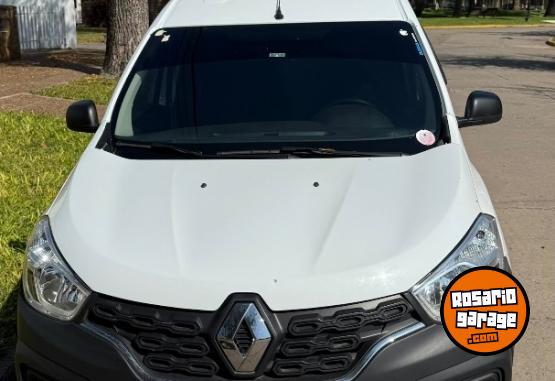 Utilitarios - Renault Kangoo 2022 Diesel 117000Km - En Venta