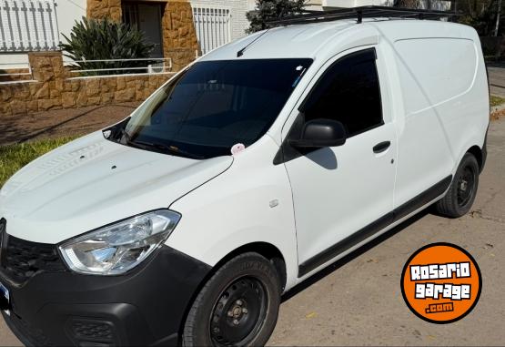 Utilitarios - Renault Kangoo 2022 Diesel 117000Km - En Venta