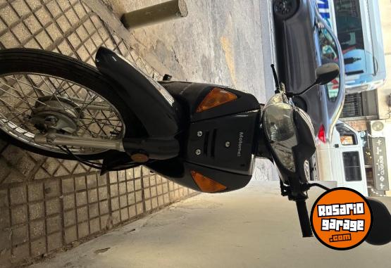 Motos - Motomel Dlx deluxe 2023 Nafta 2800Km - En Venta