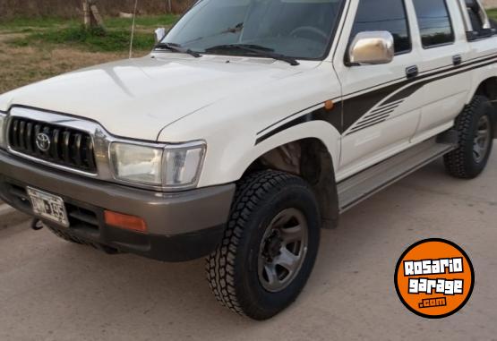 Camionetas - Toyota Hilux SRV 4x2 2001 Diesel 300Km - En Venta