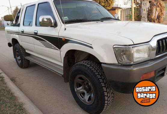 Camionetas - Toyota Hilux SRV 4x2 2001 Diesel 300Km - En Venta