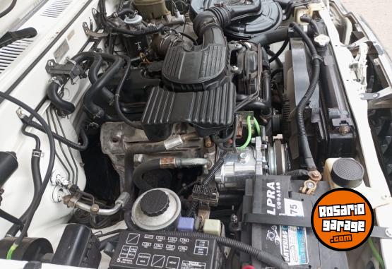 Camionetas - Toyota Hilux SRV 4x2 2001 Diesel 300Km - En Venta