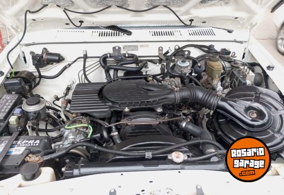 Camionetas - Toyota Hilux SRV 4x2 2001 Diesel 300Km - En Venta