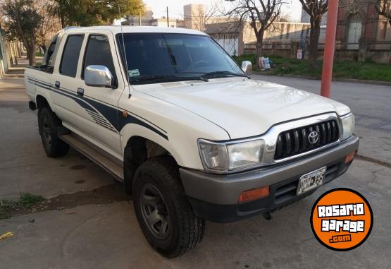 Camionetas - Toyota Hilux SRV 4x2 2001 Diesel 300Km - En Venta