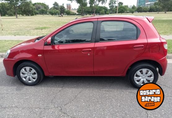 Autos - Toyota ETIOS XS 2016 Nafta 120000Km - En Venta
