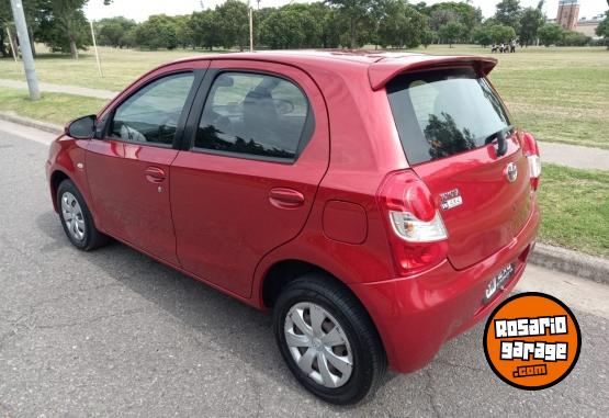 Autos - Toyota ETIOS XS 2016 Nafta 120000Km - En Venta