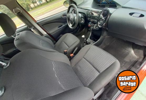 Autos - Toyota ETIOS XS 2016 Nafta 120000Km - En Venta