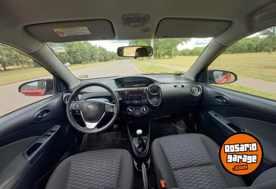 Autos - Toyota ETIOS XS 2016 Nafta 120000Km - En Venta