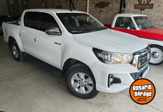 Camionetas - Toyota Hilux SRV 2018 Diesel 170000Km - En Venta