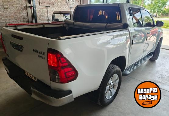 Camionetas - Toyota Hilux SRV 2018 Diesel 170000Km - En Venta