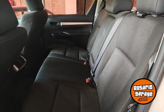 Camionetas - Toyota Hilux SRV 2018 Diesel 170000Km - En Venta