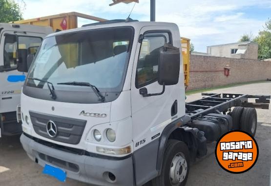 Camiones y Grúas - ACCELO 815 - En Venta
