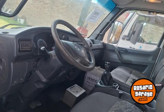 Camiones y Grúas - ACCELO 815 - En Venta