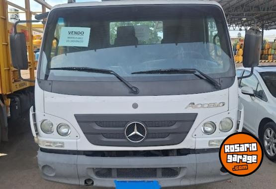 Camiones y Grúas - ACCELO 815 - En Venta
