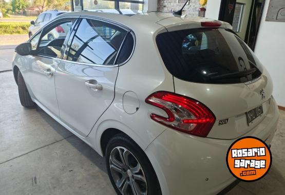 Autos - Peugeot 208 Feline 2013 Nafta 120000Km - En Venta