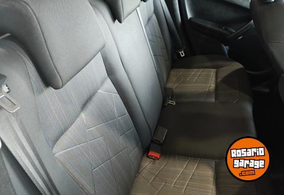 Autos - Peugeot 208 Feline 2013 Nafta 120000Km - En Venta