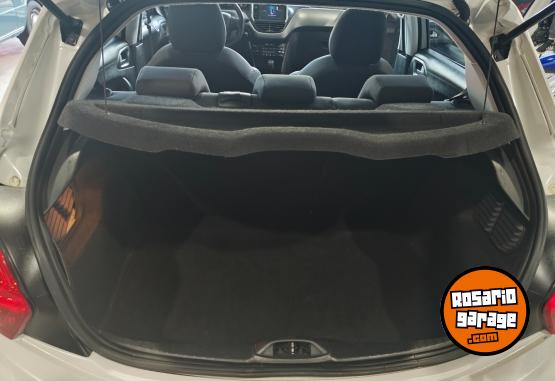 Autos - Peugeot 208 Feline 2013 Nafta 120000Km - En Venta