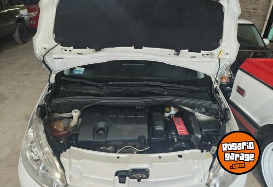 Autos - Peugeot 208 Feline 2013 Nafta 120000Km - En Venta