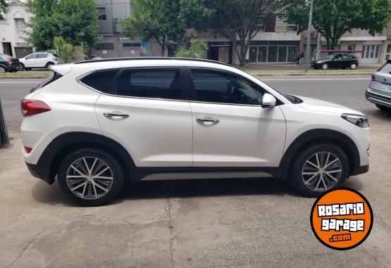 Camionetas - Hyundai TUCSON 4X4 PREMIUM L/16 2016 Nafta 180000Km - En Venta