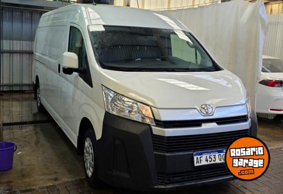 Utilitarios - Toyota Hiace 2.8 L2H2  3a 6at 2022 Diesel 48300Km - En Venta