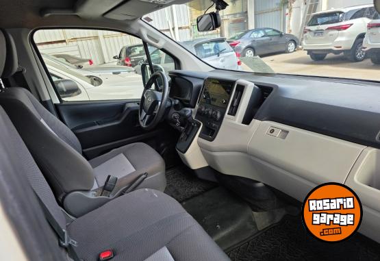 Utilitarios - Toyota Hiace 2.8 L2H2  3a 6at 2022 Diesel 48300Km - En Venta
