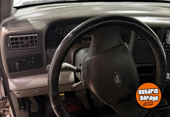 Camiones y Grúas - Ford 4000 - En Venta