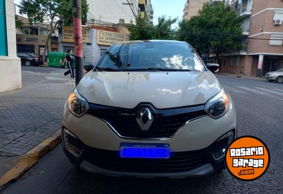 Autos - Renault Captur intens 2019 Nafta 73000Km - En Venta