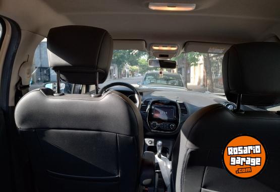 Autos - Renault Captur intens 2019 Nafta 73000Km - En Venta