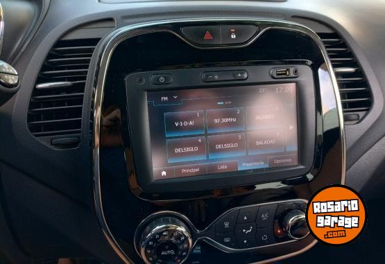 Autos - Renault Captur intens 2019 Nafta 73000Km - En Venta
