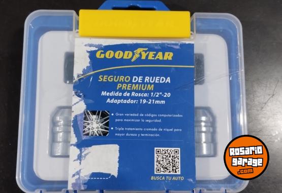 Accesorios para Autos - KIT DE TUERCAS DE SEGURIDAD - En Venta