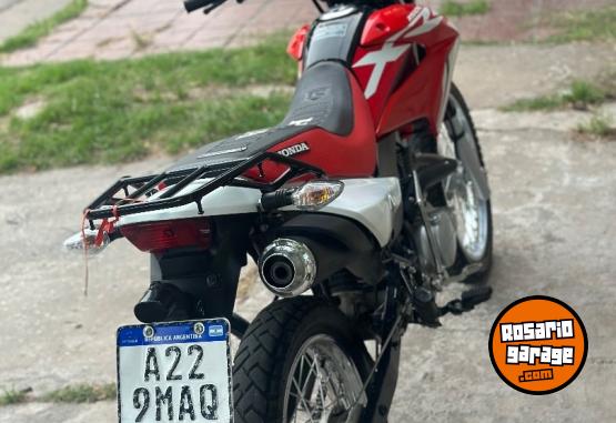 Motos - Honda Xr150 2024 Nafta 7600Km - En Venta