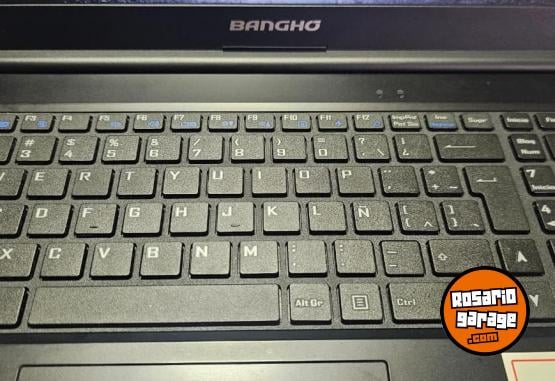 Informática - Notebook Bangho 15.6" - Como Nueva - En Venta