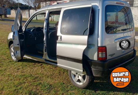 Utilitarios - Peugeot PARTNER PATAGONICA 2015 Diesel 180000Km - En Venta