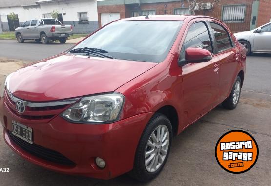 Autos - Toyota Etios 2015 Nafta 96500Km - En Venta