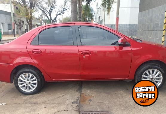 Autos - Toyota Etios 2015 Nafta 96500Km - En Venta