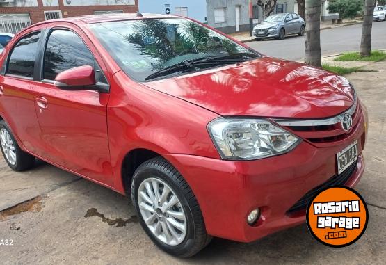 Autos - Toyota Etios 2015 Nafta 96500Km - En Venta