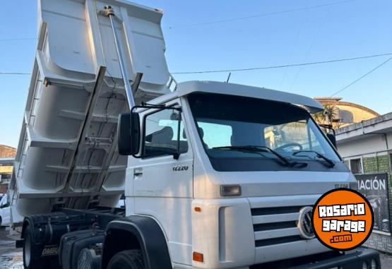 Camionetas - Volkswagen 17.220 Volcador 2015 Diesel 101000Km - En Venta