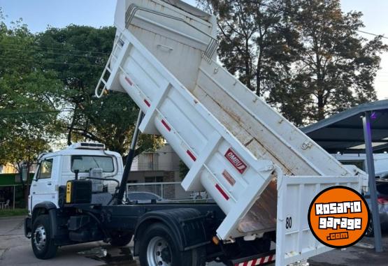 Camionetas - Volkswagen 17.220 Volcador 2015 Diesel 101000Km - En Venta