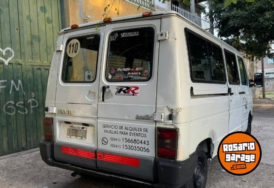 Utilitarios - Renault Trfic 2003 Diesel 111111Km - En Venta