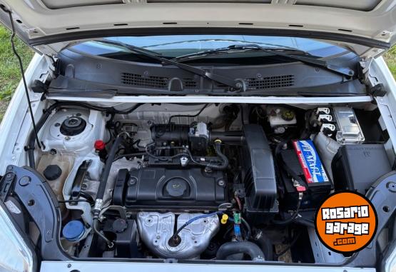 Utilitarios - Peugeot Partner 1.4 2014 Nafta 175000Km - En Venta