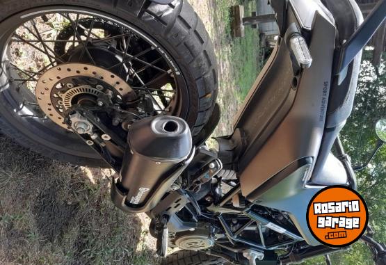 Motos - Husqvarna Svartpilen 401 2024 Nafta 8500Km - En Venta