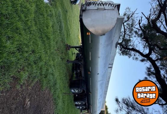 Camiones y Grúas - Astivia 36000 litros - En Venta