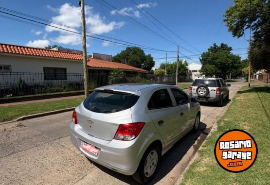 Autos - Chevrolet Onix Joy 2018 Nafta 79800Km - En Venta