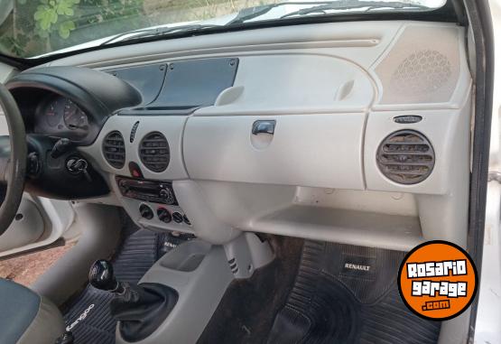 Utilitarios - Renault Kangoo confort 1.6 2012 GNC 422000Km - En Venta