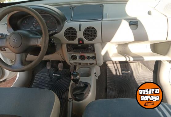 Utilitarios - Renault Kangoo confort 1.6 2012 GNC 422000Km - En Venta