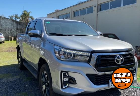 Camionetas - Toyota Hilux SRX AT6 2.8 4x2 2019 Diesel 120000Km - En Venta