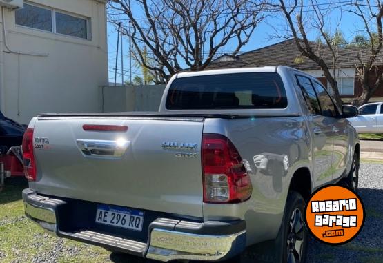 Camionetas - Toyota Hilux SRX AT6 2.8 4x2 2019 Diesel 120000Km - En Venta