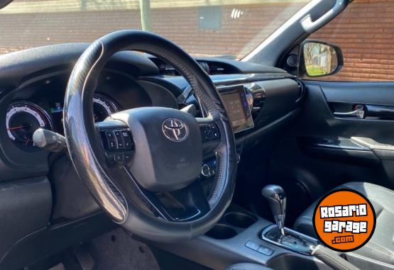 Camionetas - Toyota Hilux SRX AT6 2.8 4x2 2019 Diesel 120000Km - En Venta