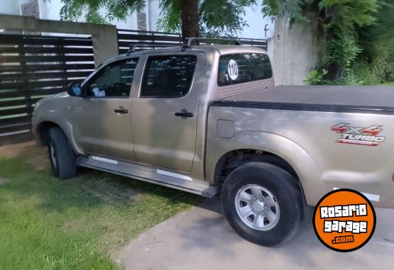 Camionetas - Toyota Hilux SR 3.0 4x4 abs 2010 Diesel 301000Km - En Venta