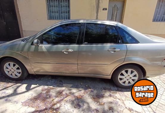 Autos - Ford FOCUS GHIA 2005 Nafta 260000Km - En Venta